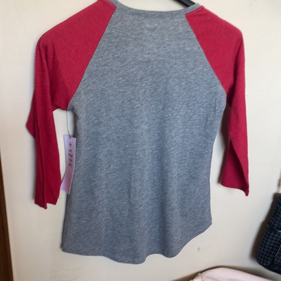 NEW Women’s RedSox Baseball  Tee! Small - Picture 6 of 6